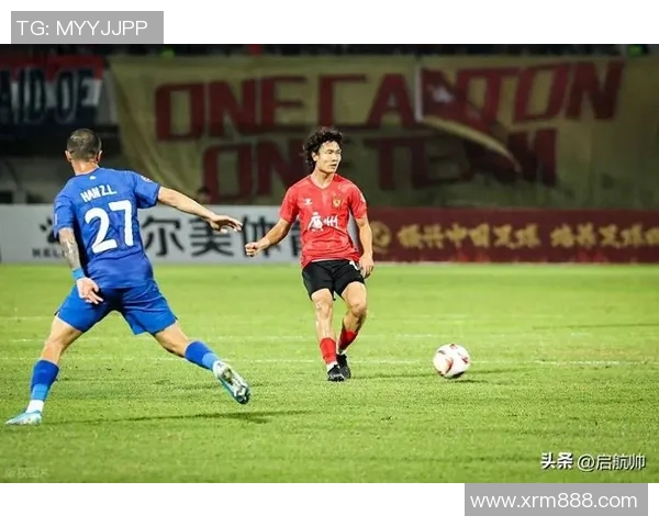 富力队内对抗赛精彩纷呈球员们展现出色技艺与团队默契 富力队内对抗赛精彩纷呈球员们展现出色技艺与团队默契