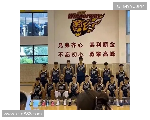 季前赛精彩对决广东宏远挑战同曦队展现新阵容风采 季前赛精彩对决广东宏远挑战同曦队展现新阵容风采