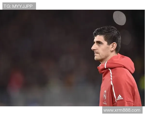 库尔图瓦：守护者的传奇之路与足球世界的辉煌瞬间